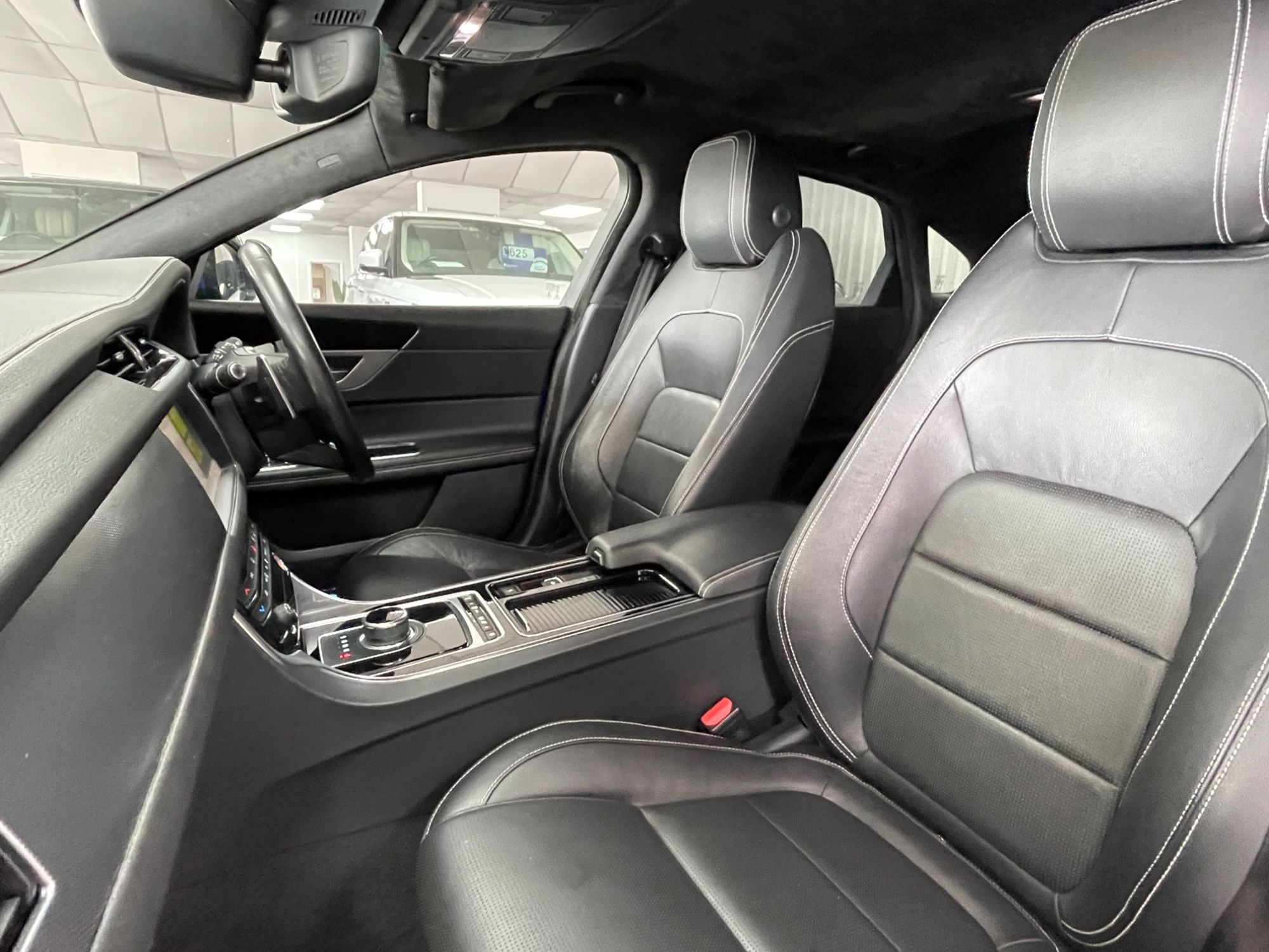 USED 2019 69 JAGUAR XF 2.0d R-Sport Saloon 4dr Diesel Auto Euro 6 (s/s) (180 ps) 