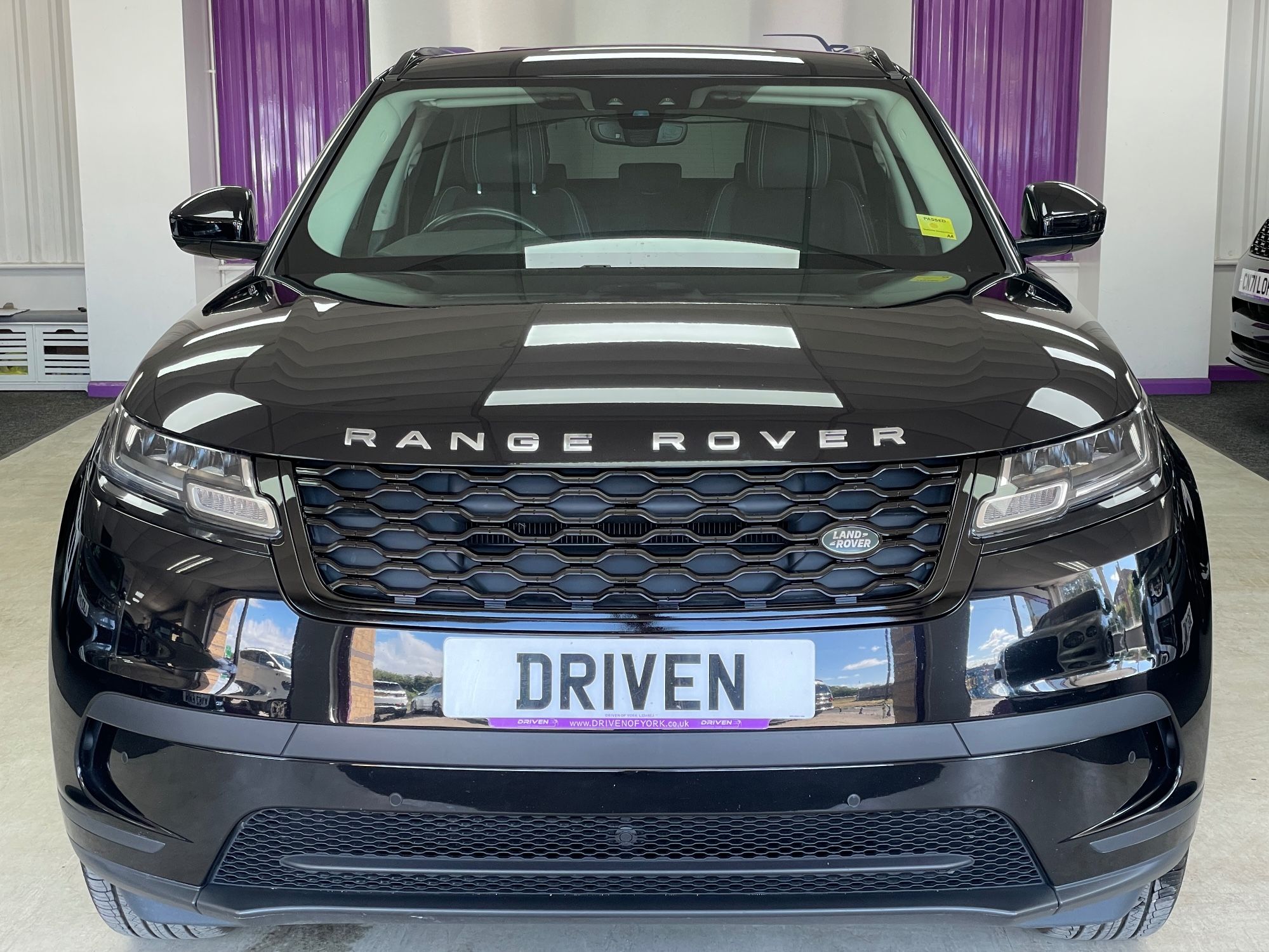 USED 2020 69 LAND ROVER RANGE ROVER VELAR 2.0 D180 SUV 5dr Diesel Auto 4WD Euro 6 (s/s) (180 ps) 