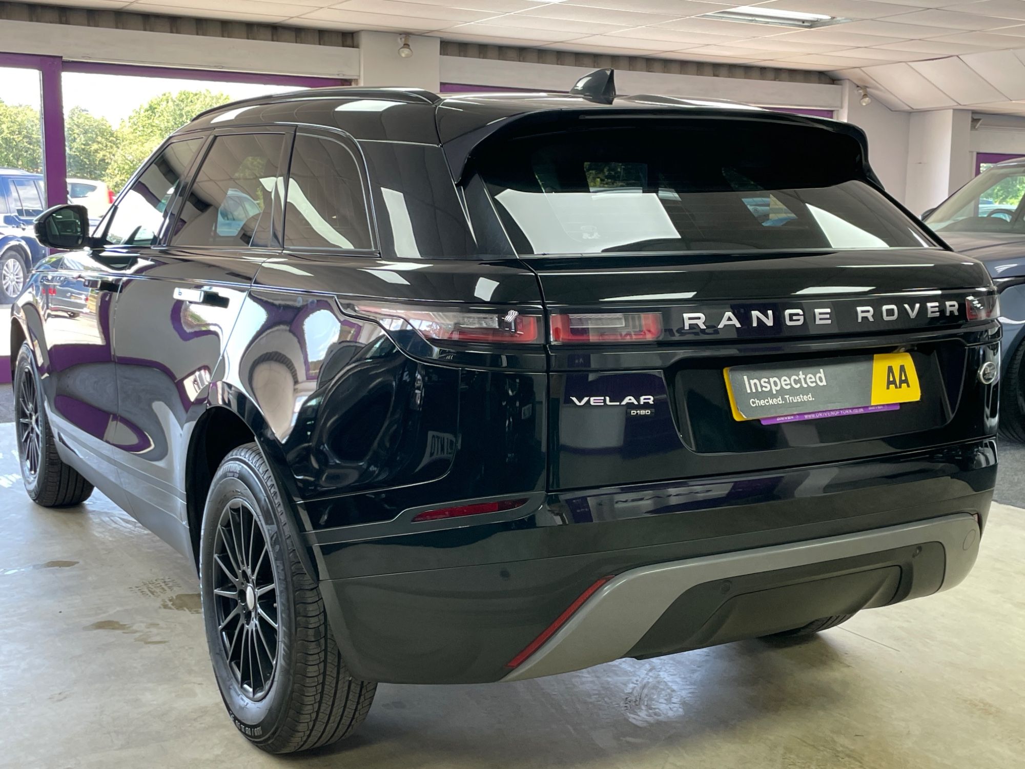 USED 2020 69 LAND ROVER RANGE ROVER VELAR 2.0 D180 SUV 5dr Diesel Auto 4WD Euro 6 (s/s) (180 ps) 