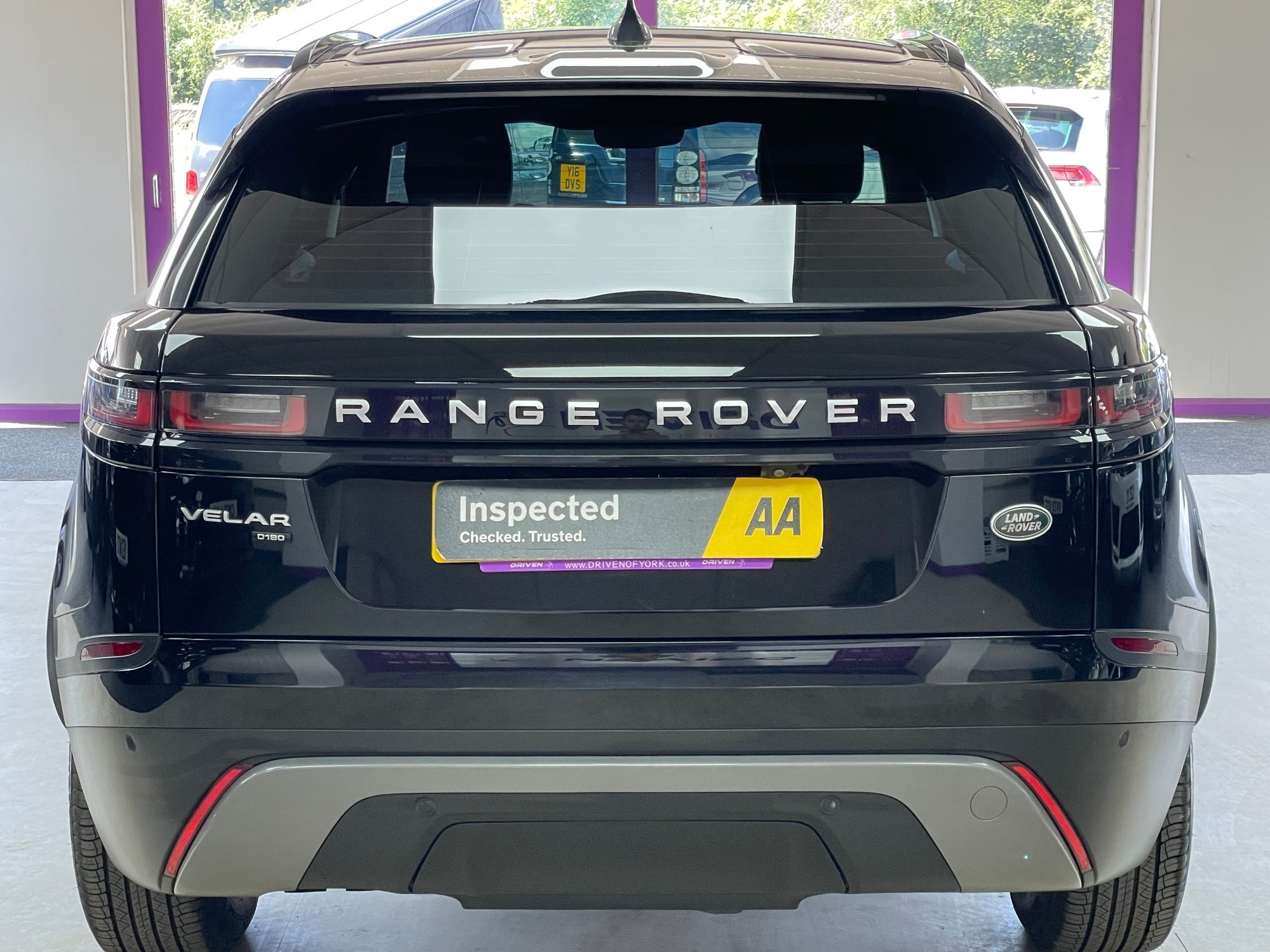 USED 2020 69 LAND ROVER RANGE ROVER VELAR 2.0 D180 SUV 5dr Diesel Auto 4WD Euro 6 (s/s) (180 ps) 