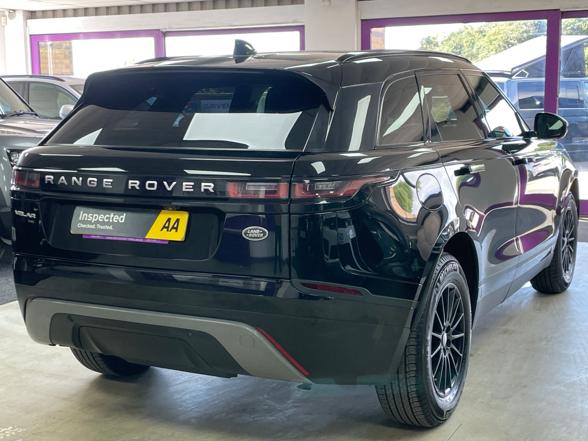 USED 2020 69 LAND ROVER RANGE ROVER VELAR 2.0 D180 SUV 5dr Diesel Auto 4WD Euro 6 (s/s) (180 ps) 