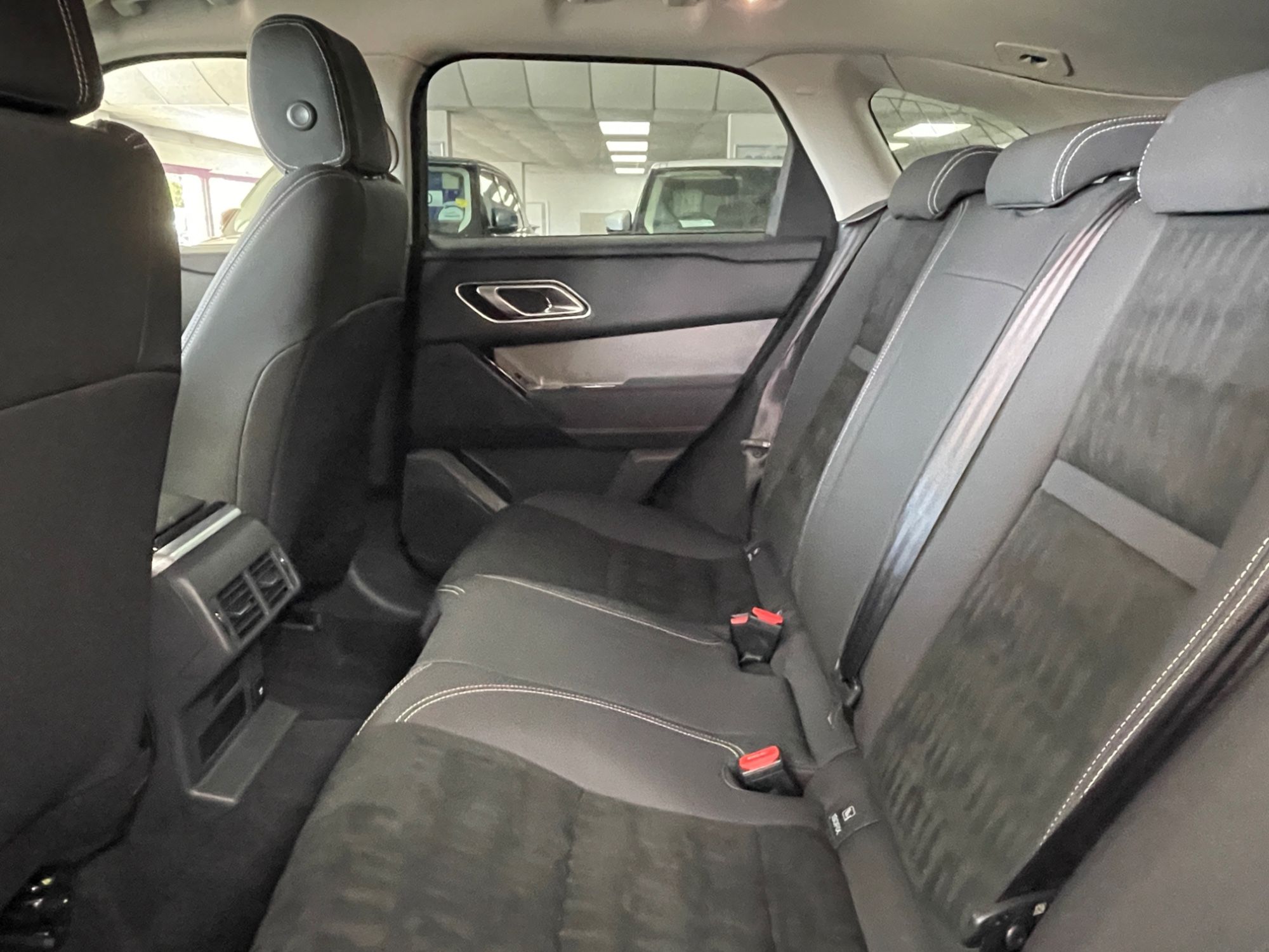 USED 2020 69 LAND ROVER RANGE ROVER VELAR 2.0 D180 SUV 5dr Diesel Auto 4WD Euro 6 (s/s) (180 ps) 
