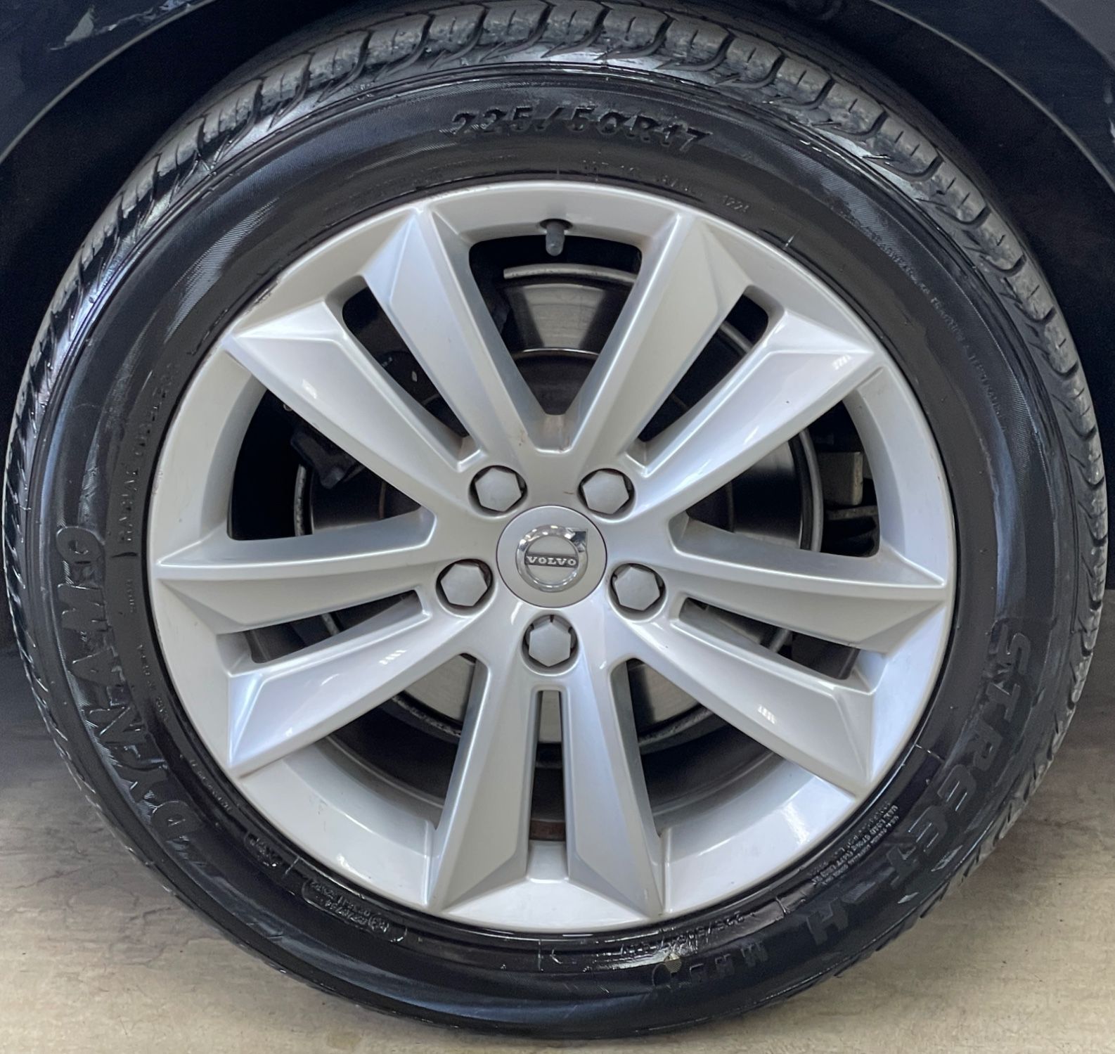 USED 2019 19 VOLVO V60 2.0 D3 Momentum Estate 5dr Diesel Manual Euro 6 (s/s) (150 ps) 