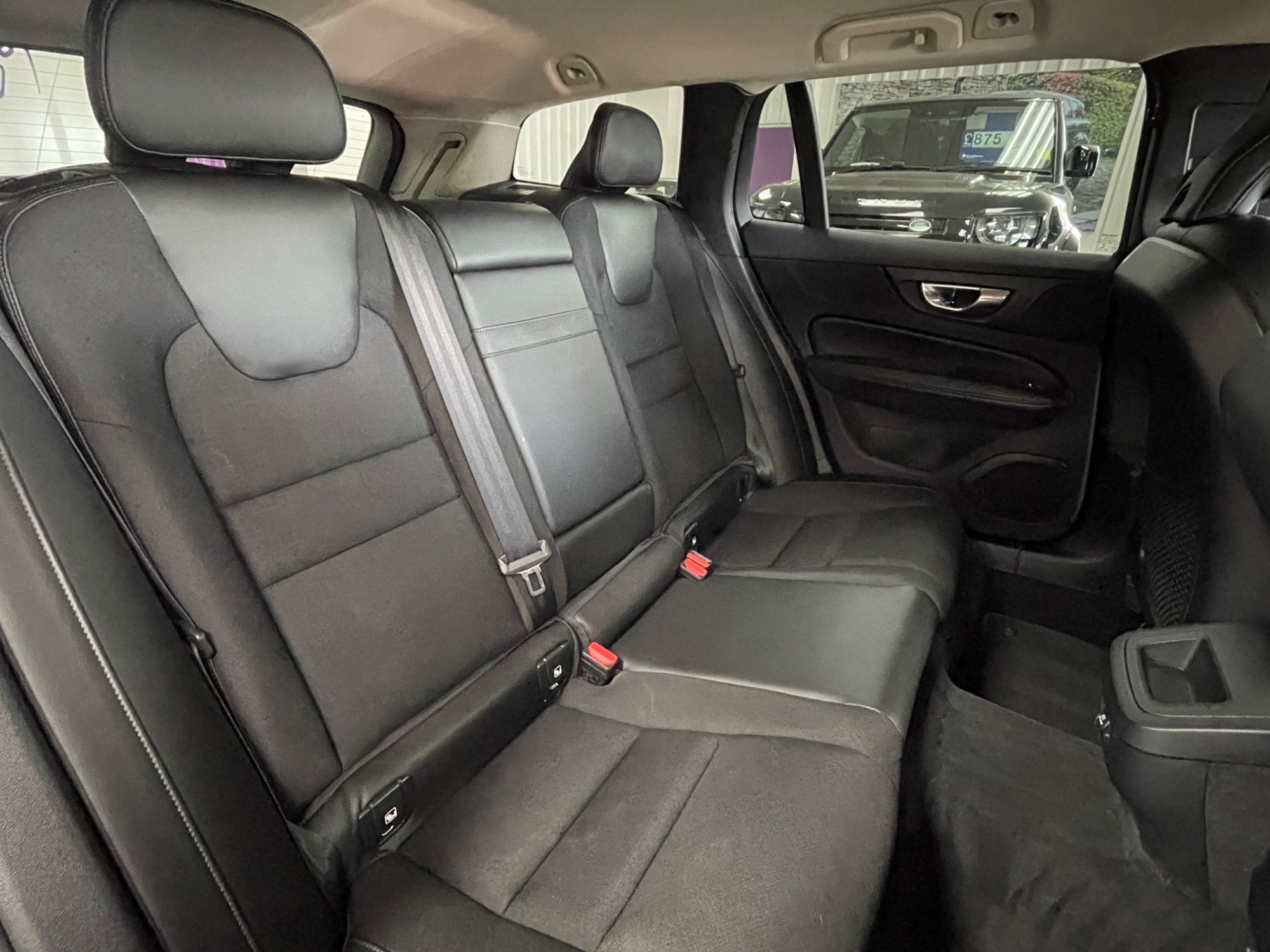USED 2019 19 VOLVO V60 2.0 D3 Momentum Estate 5dr Diesel Manual Euro 6 (s/s) (150 ps) 