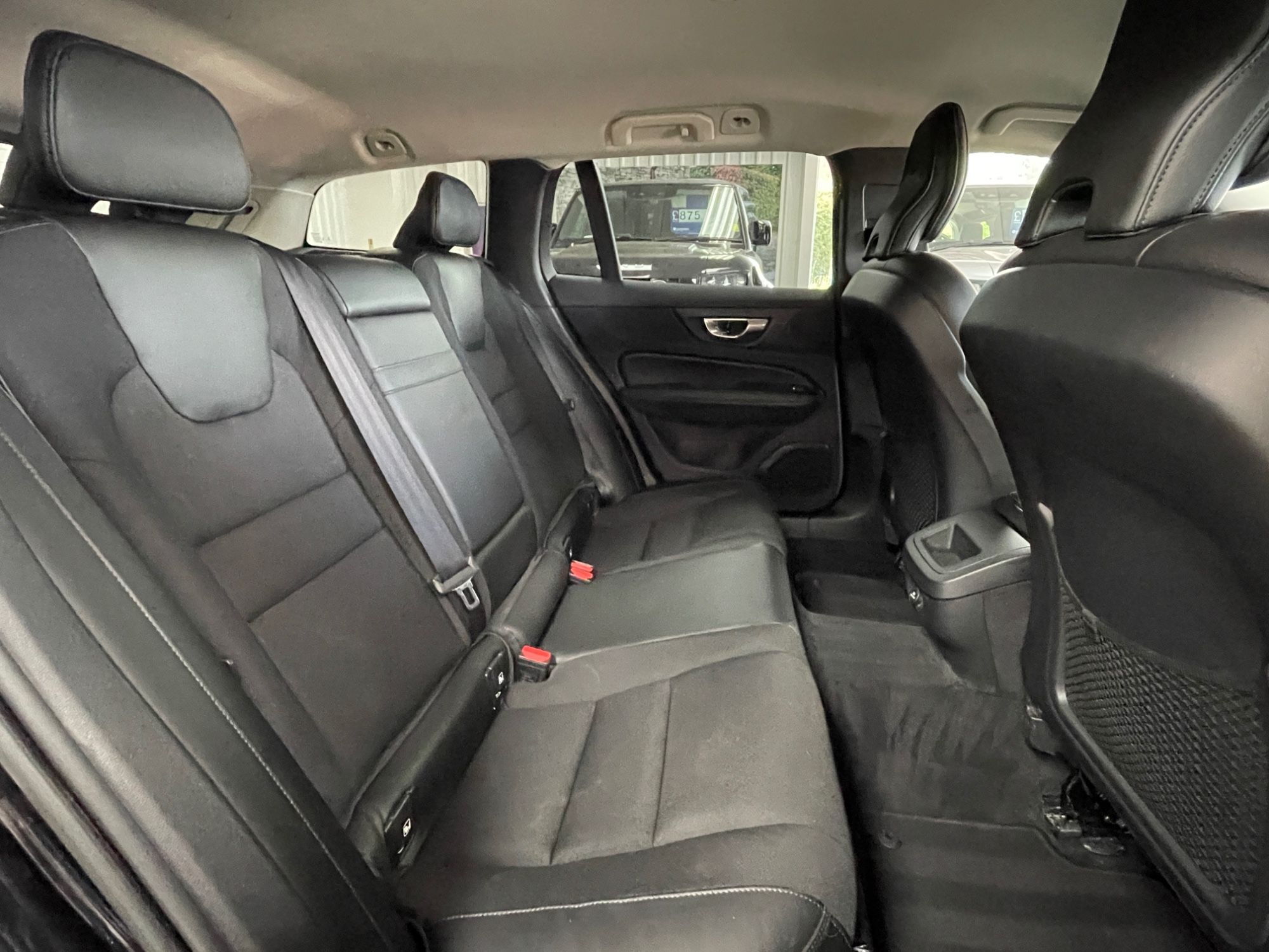 USED 2019 19 VOLVO V60 2.0 D3 Momentum Estate 5dr Diesel Manual Euro 6 (s/s) (150 ps) 