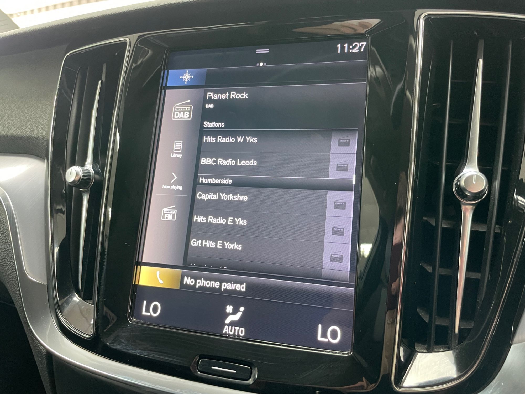 USED 2019 19 VOLVO V60 2.0 D3 Momentum Estate 5dr Diesel Manual Euro 6 (s/s) (150 ps) 