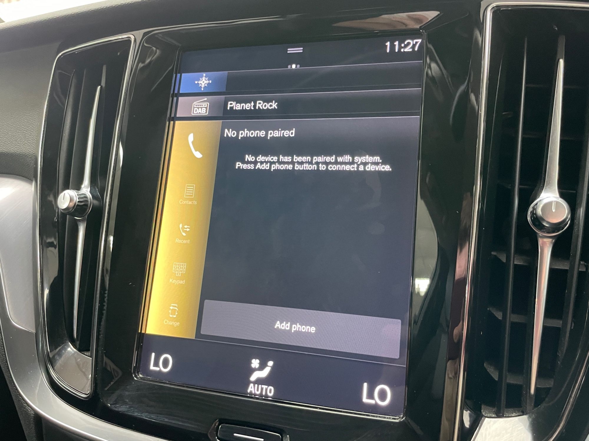 USED 2019 19 VOLVO V60 2.0 D3 Momentum Estate 5dr Diesel Manual Euro 6 (s/s) (150 ps) 
