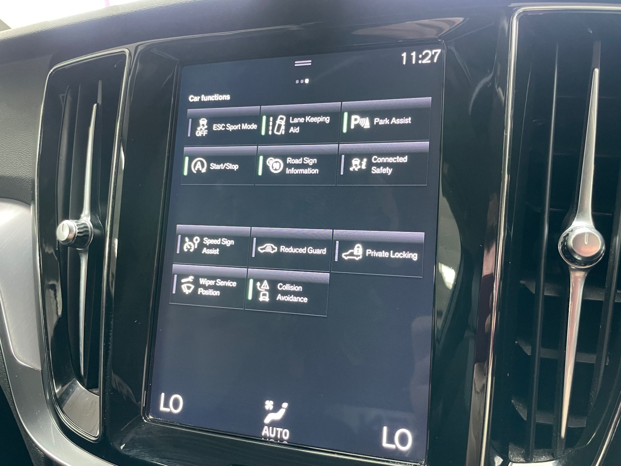 USED 2019 19 VOLVO V60 2.0 D3 Momentum Estate 5dr Diesel Manual Euro 6 (s/s) (150 ps) 