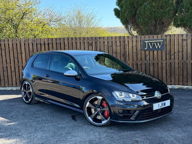 View our VOLKSWAGEN GOLF