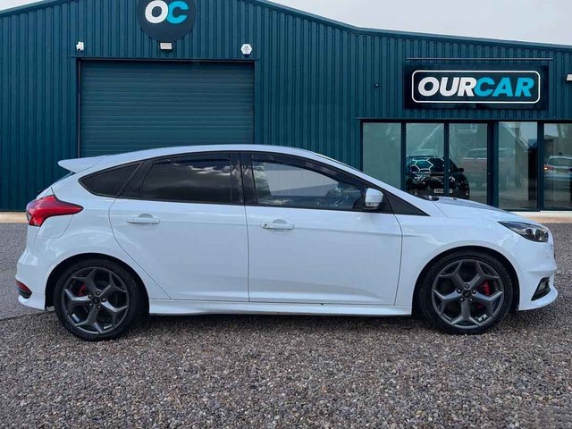 View our FORD FOCUS