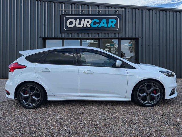 View our FORD FOCUS