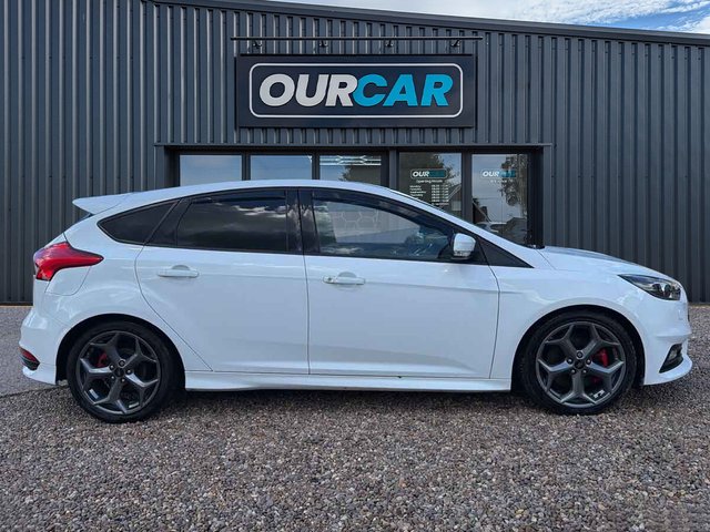 View our FORD FOCUS