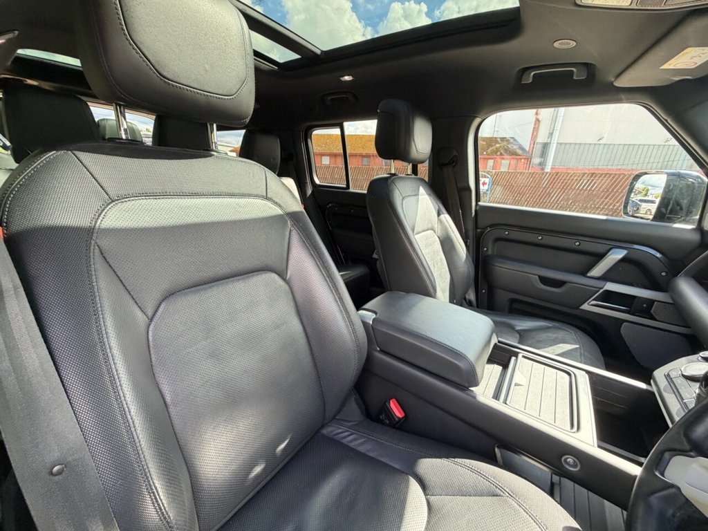 USED 2023 72 LAND ROVER DEFENDER 130 3.0 D300 MHEV X-Dynamic HSE SUV 5dr Diesel Auto 4WD Euro 6 (s/s) (300 ps) 8 SEATS, PAN ROOF, 1 OWNER, FSH