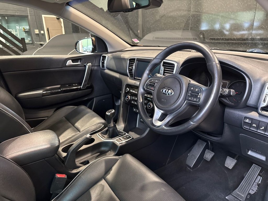 USED 2017 17 KIA SPORTAGE 2.0 CRDi KX-4 SUV 5dr Diesel Manual AWD Euro 6 (182 bhp) PANORAMIC ROOF|9 SERVICES