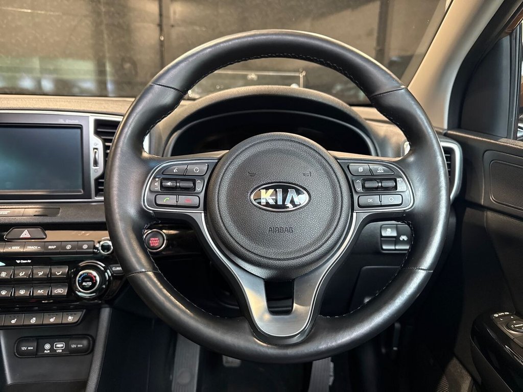 USED 2017 17 KIA SPORTAGE 2.0 CRDi KX-4 SUV 5dr Diesel Manual AWD Euro 6 (182 bhp) PANORAMIC ROOF|9 SERVICES