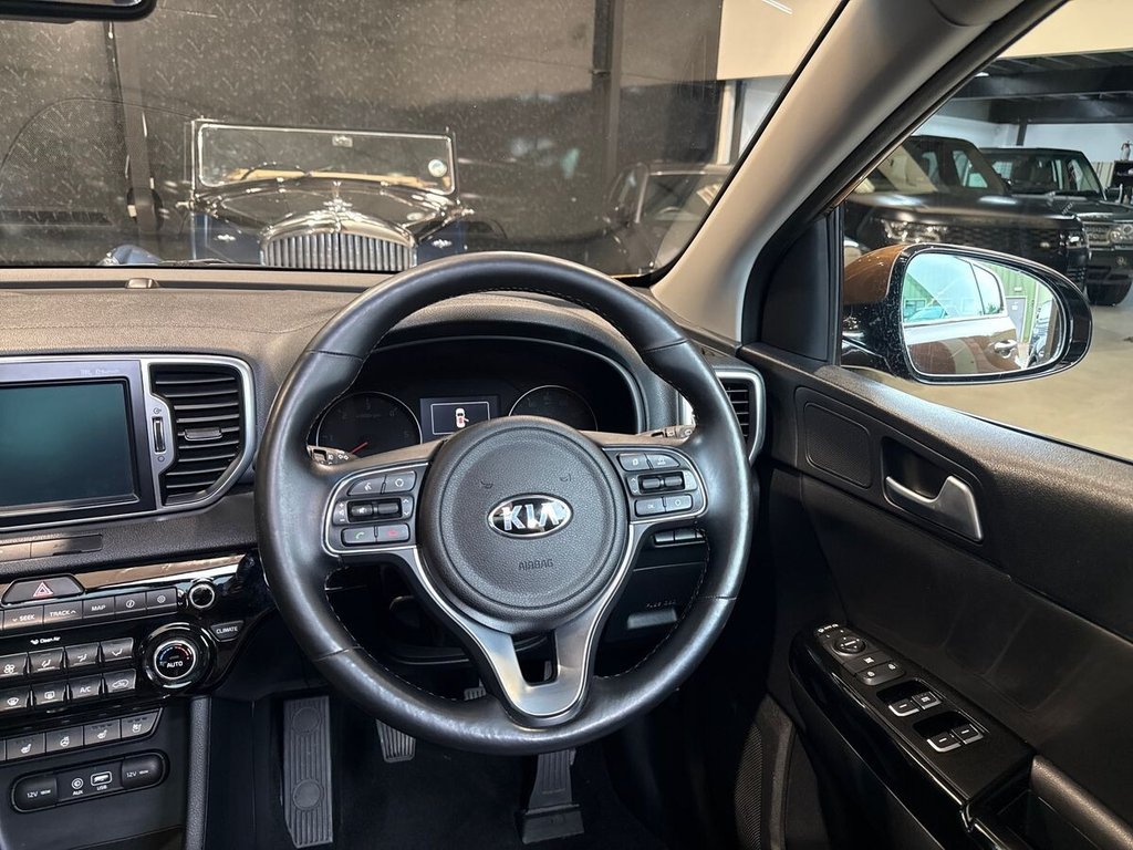 USED 2017 17 KIA SPORTAGE 2.0 CRDi KX-4 SUV 5dr Diesel Manual AWD Euro 6 (182 bhp) PANORAMIC ROOF|9 SERVICES