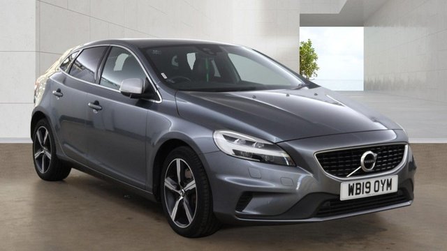 2019 19 VOLVO V40 1.5 T3 R-Design Edition Hatchback 5dr Petrol Auto Euro 6 (s/s) (152 ps)+2 KEYS+1 FORMER KEEPER+HISTORY+FULL LEATHER SEATS+PARK CONTROL+DAB+PRIVACY+BLUETOOTH+MEDIA+ALLOYS+APPS+USB+AUX+CRUISE+CLIMATE+ 2 KEYS+1 FORMER KEEPER+HISTORY+FULL LEATHER SEATS+PARK CONTROL+DAB+PRIVACY+BLUETOOTH+MEDIA+ALLOYS+APPS+USB+AUX+CRUISE+CLIMATE+HPI CLEAR