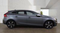 USED 2019 19 VOLVO V40 1.5 T3 R-Design Edition Hatchback 5dr Petrol Auto Euro 6 (s/s) (152 ps)+2 KEYS+1 FORMER KEEPER+HISTORY+FULL LEATHER SEATS+PARK CONTROL+DAB+PRIVACY+BLUETOOTH+MEDIA+ALLOYS+APPS+USB+AUX+CRUISE+CLIMATE+ 2 KEYS+1 FORMER KEEPER+HISTORY+FULL LEATHER SEATS+PARK CONTROL+DAB+PRIVACY+BLUETOOTH+MEDIA+ALLOYS+APPS+USB+AUX+CRUISE+CLIMATE+HPI CLEAR