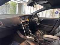 USED 2019 19 VOLVO V40 1.5 T3 R-Design Edition Hatchback 5dr Petrol Auto Euro 6 (s/s) (152 ps)+2 KEYS+1 FORMER KEEPER+HISTORY+FULL LEATHER SEATS+PARK CONTROL+DAB+PRIVACY+BLUETOOTH+MEDIA+ALLOYS+APPS+USB+AUX+CRUISE+CLIMATE+ 2 KEYS+1 FORMER KEEPER+HISTORY+FULL LEATHER SEATS+PARK CONTROL+DAB+PRIVACY+BLUETOOTH+MEDIA+ALLOYS+APPS+USB+AUX+CRUISE+CLIMATE+HPI CLEAR