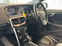 USED 2019 19 VOLVO V40 1.5 T3 R-Design Edition Hatchback 5dr Petrol Auto Euro 6 (s/s) (152 ps)+2 KEYS+1 FORMER KEEPER+HISTORY+FULL LEATHER SEATS+PARK CONTROL+DAB+PRIVACY+BLUETOOTH+MEDIA+ALLOYS+APPS+USB+AUX+CRUISE+CLIMATE+ 2 KEYS+1 FORMER KEEPER+HISTORY+FULL LEATHER SEATS+PARK CONTROL+DAB+PRIVACY+BLUETOOTH+MEDIA+ALLOYS+APPS+USB+AUX+CRUISE+CLIMATE+HPI CLEAR