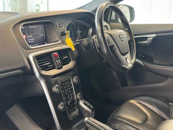 View our VOLVO V40