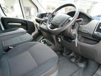 USED 2023 72 PEUGEOT BOXER 335 2.2 BLUEHDI 140 BHP L4 X-LONG LUTON ( TAIL-LIFT ) 1 OWNER | AIR CON | JC PAYNE | TAIL-LIFT