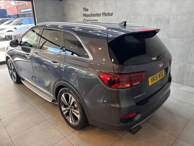 View our KIA SORENTO