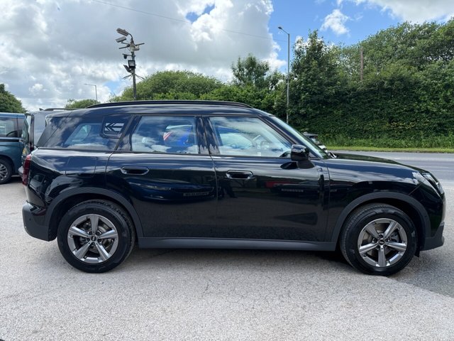 View our MINI COUNTRYMAN
