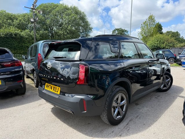 View our MINI COUNTRYMAN