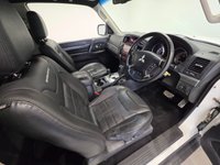 USED 2015 65 MITSUBISHI SHOGUN 3.2 DI-DC Barbarian SUV 3dr Diesel Auto 4WD Euro 6 SWB (187 ps) 