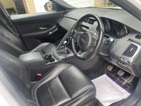 USED 2020 69 JAGUAR E-PACE 2.0 D150 R-Dynamic S SUV 5dr Diesel Manual Euro 6 (s/s) (150 ps) * MIRROR PLAY * SAT-NAV * PARKING CAMERA * PARKING SENSORS * 2 KEYS * 1 KEEPER * HEATED SEATS *