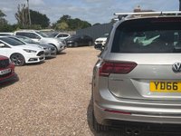 USED 2016 66 VOLKSWAGEN TIGUAN 2.0 TDI BlueMotion Tech R-Line SUV 5dr Diesel DSG 4Motion Euro 6 (s/s) (150 ps) PAN ROOF, APPLE CAR PLAY & MORE!