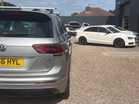USED 2016 66 VOLKSWAGEN TIGUAN 2.0 TDI BlueMotion Tech R-Line SUV 5dr Diesel DSG 4Motion Euro 6 (s/s) (150 ps) PAN ROOF, APPLE CAR PLAY & MORE!