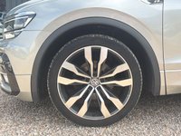 USED 2016 66 VOLKSWAGEN TIGUAN 2.0 TDI BlueMotion Tech R-Line SUV 5dr Diesel DSG 4Motion Euro 6 (s/s) (150 ps) PAN ROOF, APPLE CAR PLAY & MORE!