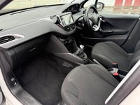 USED 2019 19 PEUGEOT 208 1.2 PureTech Tech Edition Hatchback 5dr Petrol Manual Euro 6 (s/s) (82 ps) Sat Nav Pan Roof Blind BT USB DAB