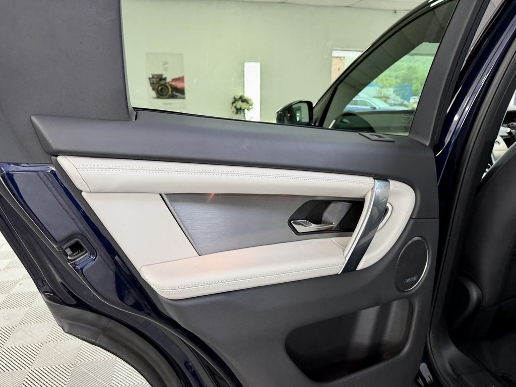 USED 2023 23 LAND ROVER DISCOVERY SPORT 1.5 P300e 12.2kWh R-Dynamic HSE SUV 5dr Petrol Plug-in Hybrid Auto 4WD Euro 6 (s/s) (309 ps) 