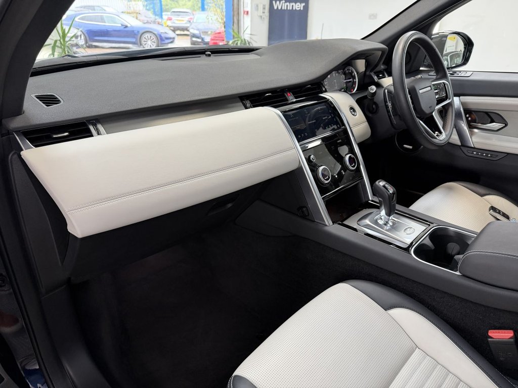 USED 2023 23 LAND ROVER DISCOVERY SPORT 1.5 P300e 12.2kWh R-Dynamic HSE SUV 5dr Petrol Plug-in Hybrid Auto 4WD Euro 6 (s/s) (309 ps) 