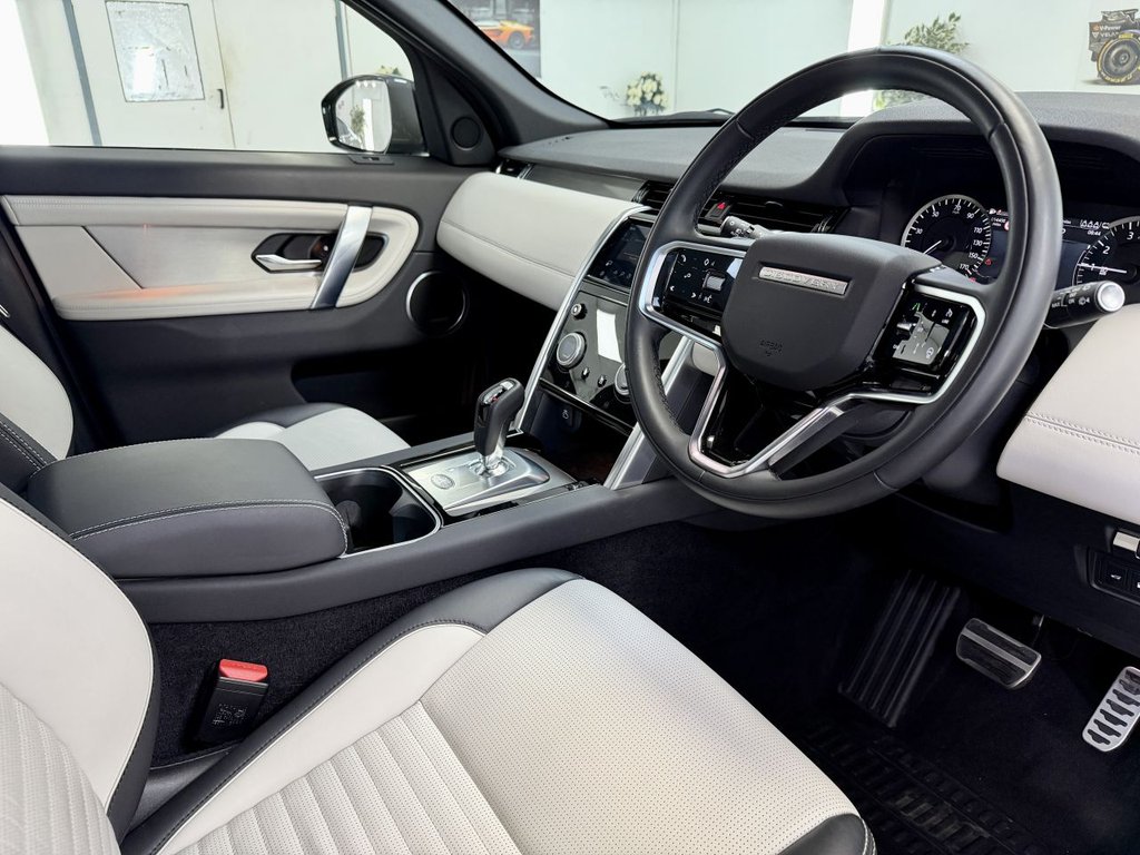 USED 2023 23 LAND ROVER DISCOVERY SPORT 1.5 P300e 12.2kWh R-Dynamic HSE SUV 5dr Petrol Plug-in Hybrid Auto 4WD Euro 6 (s/s) (309 ps) 