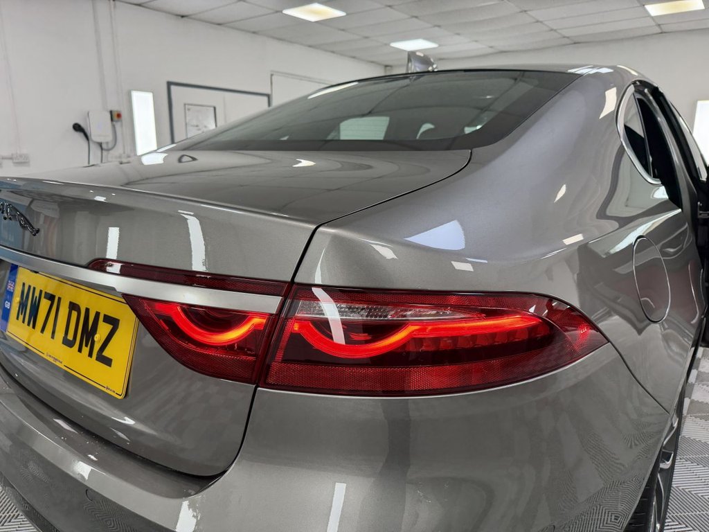 USED 2021 71 JAGUAR XF 2.0 P250i R-Dynamic S Saloon 4dr Petrol Auto Euro 6 (s/s) (250 ps) 