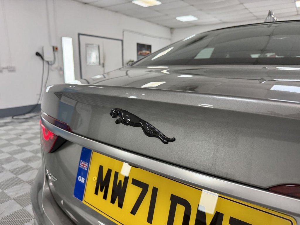 USED 2021 71 JAGUAR XF 2.0 P250i R-Dynamic S Saloon 4dr Petrol Auto Euro 6 (s/s) (250 ps) 