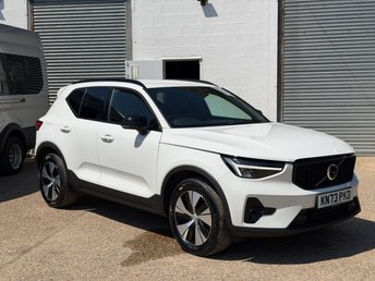 2023 VOLVO XC40