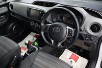 USED 2017 17 TOYOTA YARIS 1.0 VVT-i Icon Hatchback 5dr Petrol Manual Euro 6 (Safety Sense) (69 ps) FULL SERVICE HISTORY / DAB RADIO / REVERSING CAMERA
