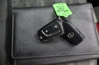 USED 2017 17 TOYOTA YARIS 1.0 VVT-i Icon Hatchback 5dr Petrol Manual Euro 6 (Safety Sense) (69 ps) FULL SERVICE HISTORY / DAB RADIO / REVERSING CAMERA