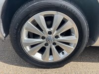 USED 2013 62 VOLKSWAGEN GOLF 1.6 TDI BlueMotion Tech SE Hatchback 5dr Diesel Manual Euro 5 (s/s) (105 ps) LOW MILES + CRUISE + &pound;20 TAX + FSH + ALLOYS + AC