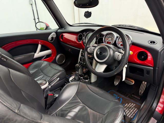 View our MINI CONVERTIBLE