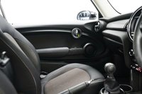 USED 2020 70 MINI HATCH 1.5 Cooper Classic Euro 6 (s/s) 3dr One Owner, 2 Keys