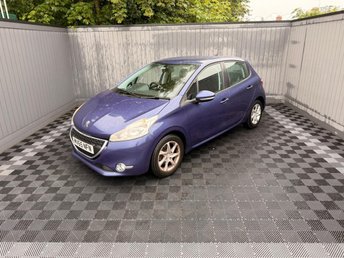 View our PEUGEOT 208