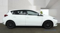 USED 2016 16 TOYOTA AURIS 1.8 VVT-h Excel Hatchback 5dr Petrol Hybrid CVT Euro 6 (s/s) (136 ps) 
