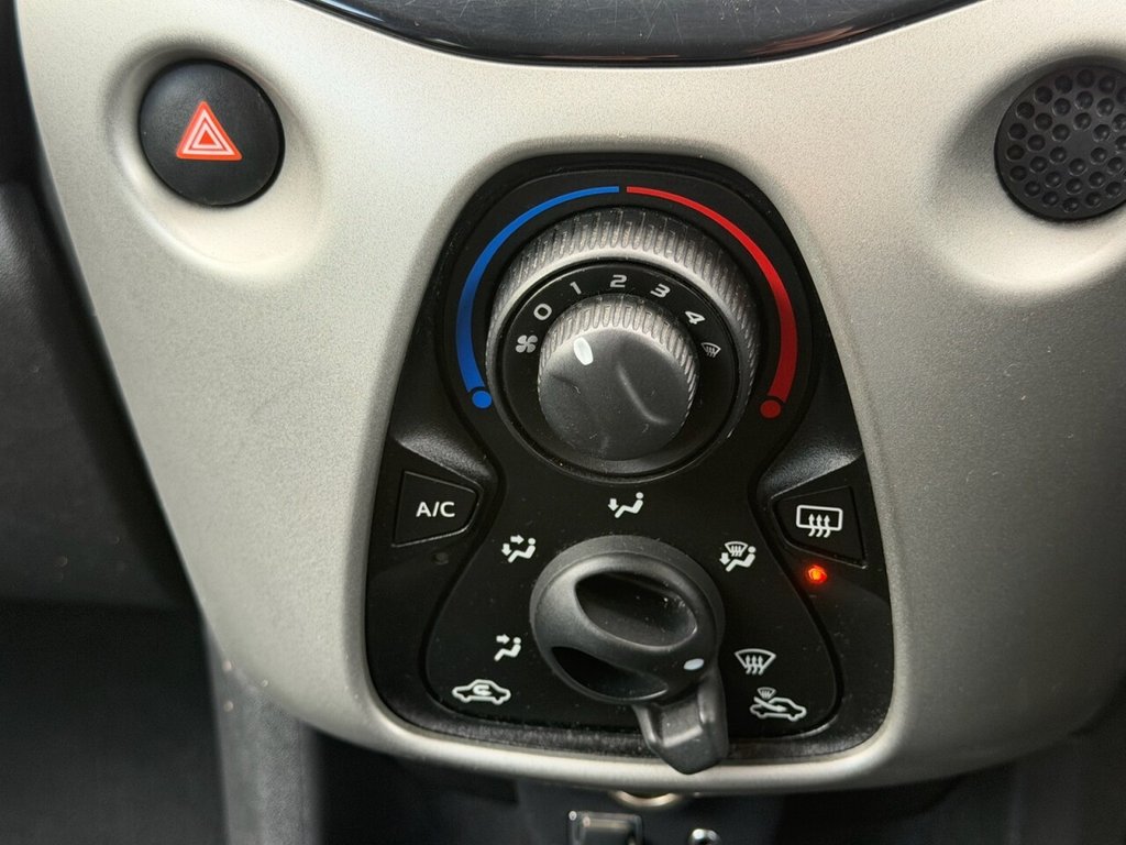 USED 2015 15 PEUGEOT 108 1.0 VTi Active Hatchback 3dr Petrol Manual Euro 5 Euro 5 (68 ps) £20 ROAD TAX, AIRCON, BLUETOOTH