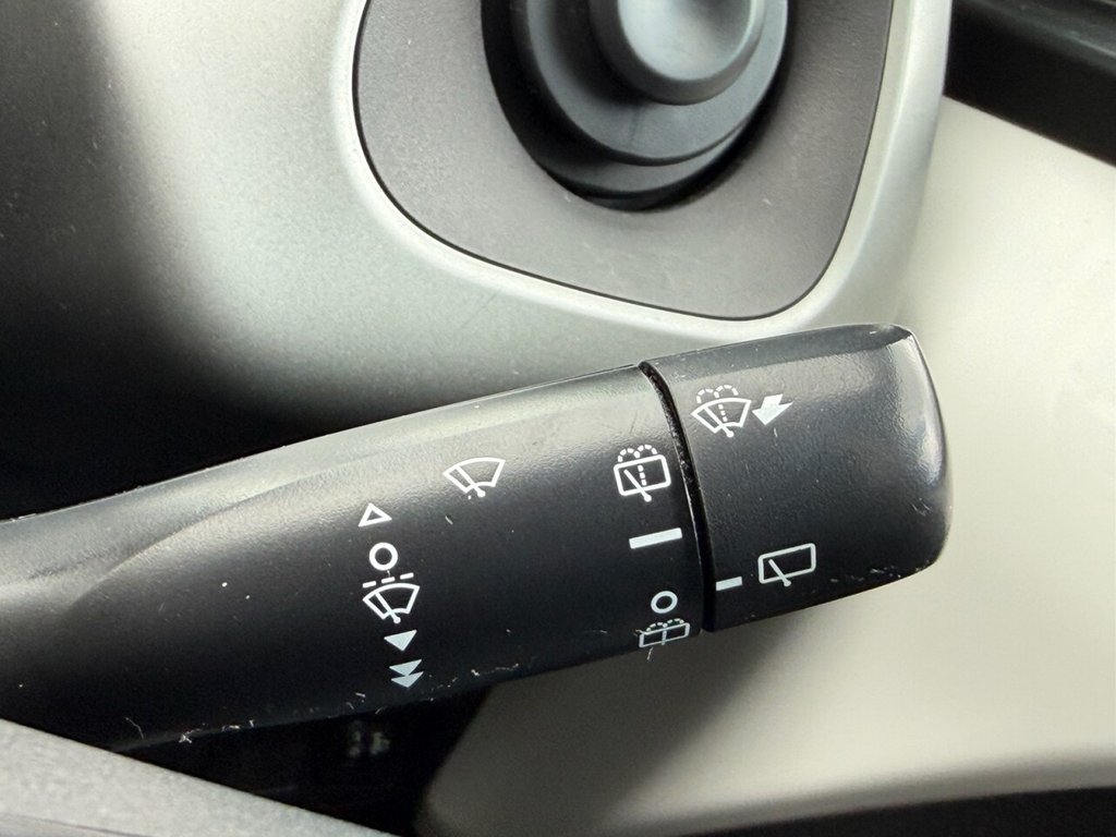 USED 2015 15 PEUGEOT 108 1.0 VTi Active Hatchback 3dr Petrol Manual Euro 5 Euro 5 (68 ps) £20 ROAD TAX, AIRCON, BLUETOOTH